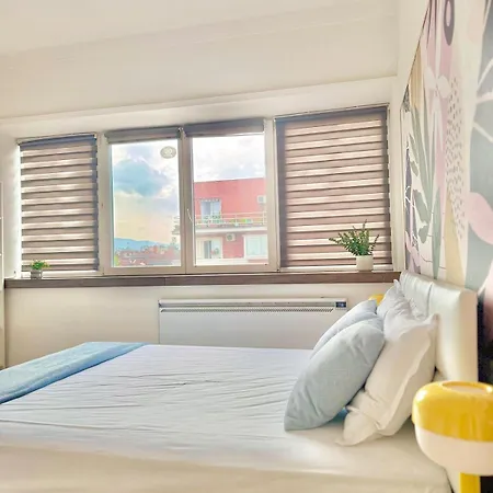 1 Bedroom Flat Center At Vitosha Blvd By Kvartiri Ltd Apartman Szófia