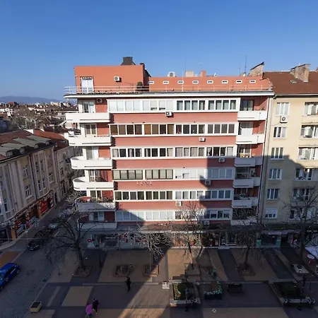 1 Bedroom Flat Center At Vitosha Blvd By Kvartiri Ltd * Szófia