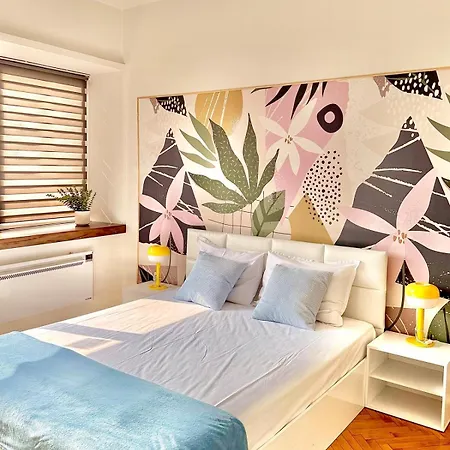 דירה 1 Bedroom Flat Center At Vitosha Blvd By Kvartiri Ltd סופיה