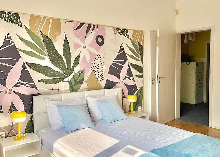 1 Bedroom Flat Center At Vitosha Blvd By Kvartiri Ltd アパート