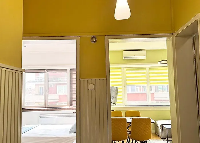 Apartamento 1 Bedroom Flat Center At Vitosha Blvd By Kvartiri Ltd Sofía